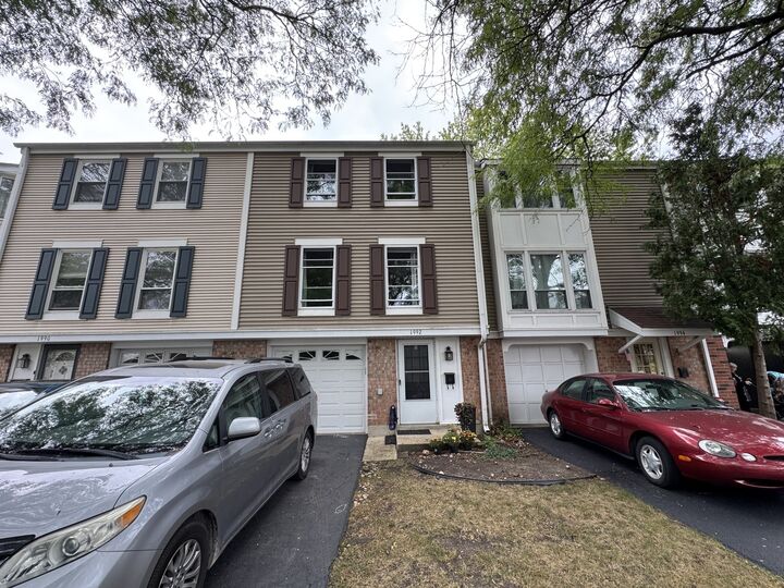 Property Photo: 1992 Holbrook Lane IL 60169