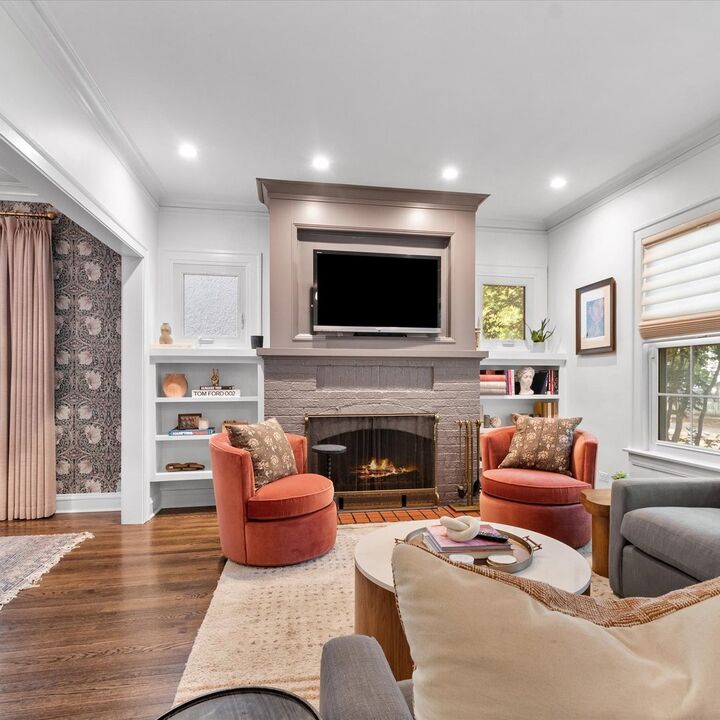 Property Photo: 2020 Colfax Street IL 60201