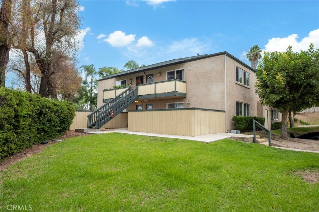 Property Photo: 868 E Alvarado 47 CA 92028