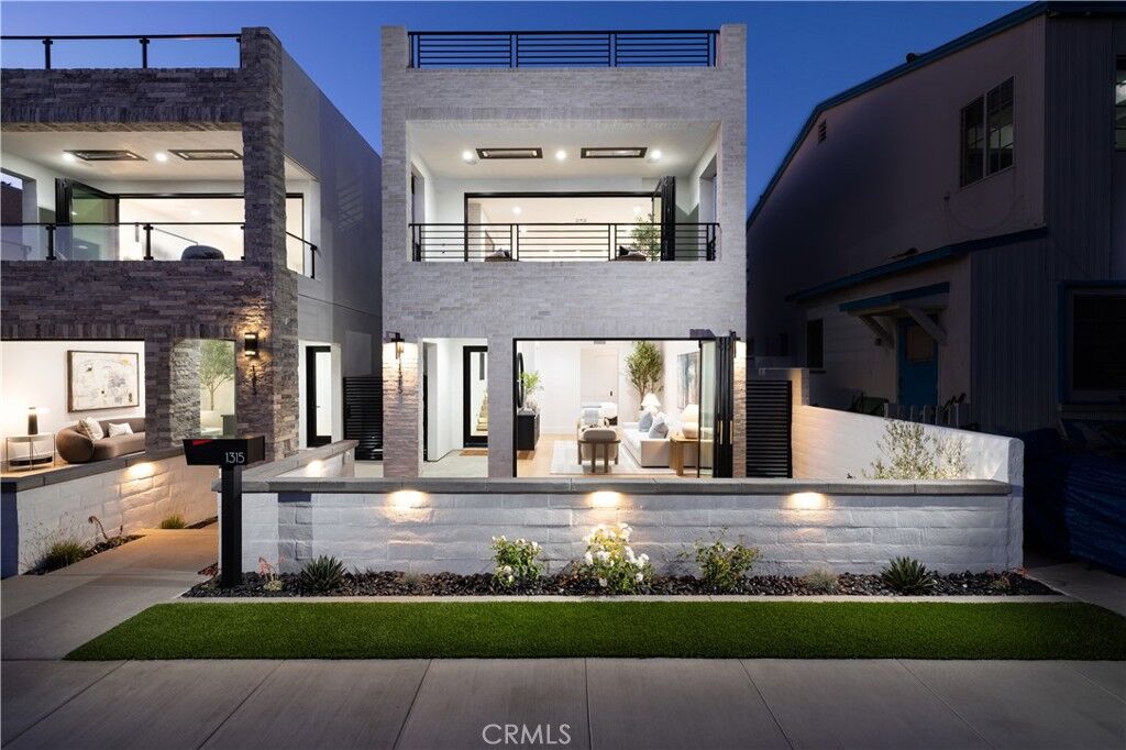 Property Photo: 1315 Ocean Avenue CA 90740