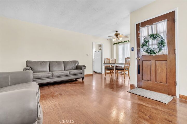 Property Photo:  911 Hawaiian  CA 90744 