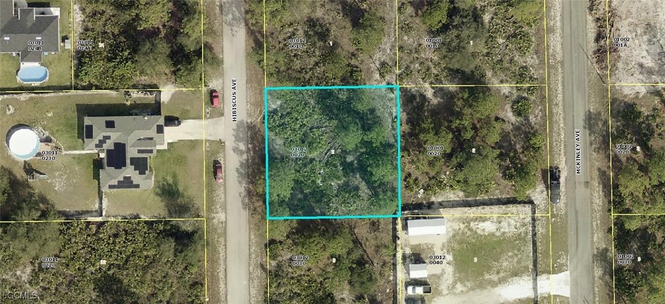 Property Photo: 1620 Hibiscus Avenue FL 33972
