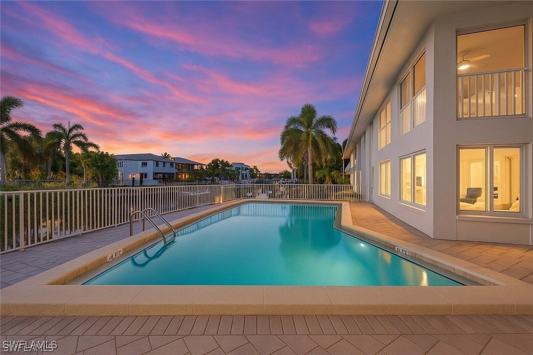 Property Photo: 1686 Blue Point Avenue B5 FL 34102