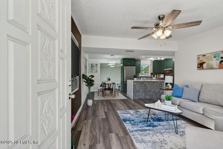 Property Photo: 5115 Chivalry Drive FL 32208