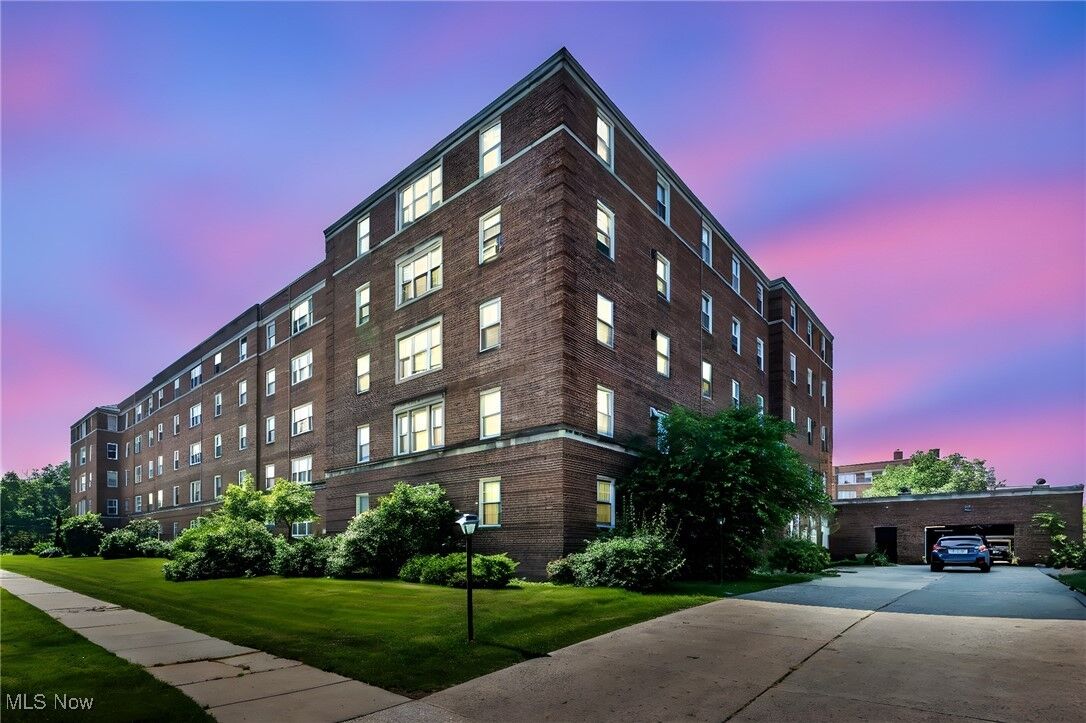 Property Photo: 13800 Fairhill Road 520 OH 44120