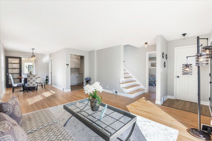 Property Photo:  2910 Vernon Avenue S  MN 55416 