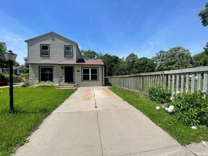 Property Photo: 2910 Vernon Avenue S MN 55416