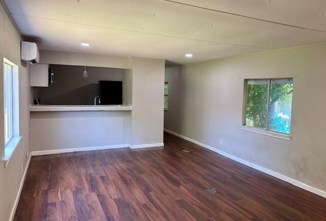 Property Photo: 914 Pawnee Trail TX 76048