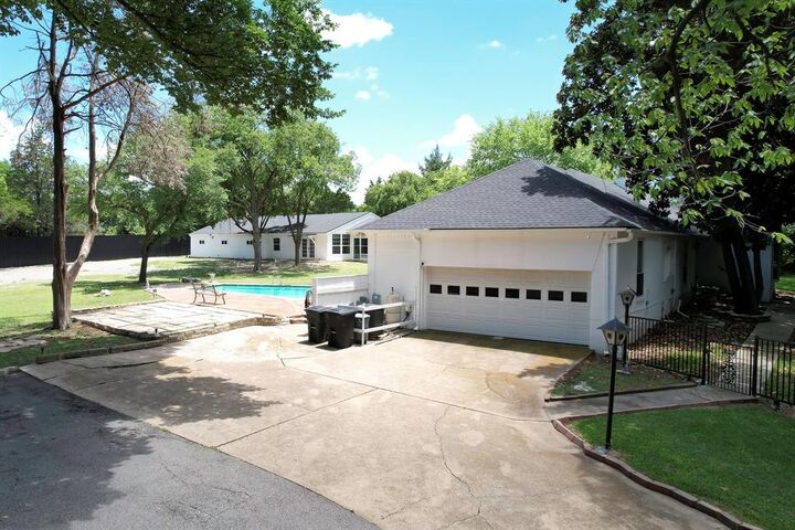 Property Photo: 1206 S Clark Road TX 75137