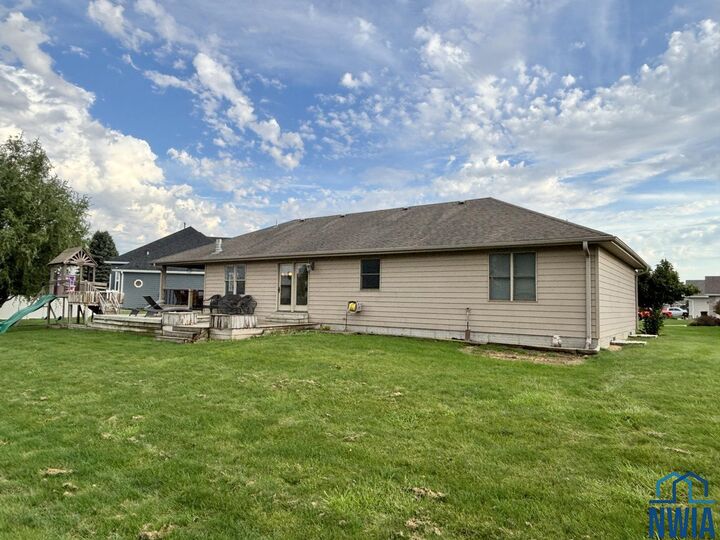 Property Photo: 501 Huntington Ct IA 51054