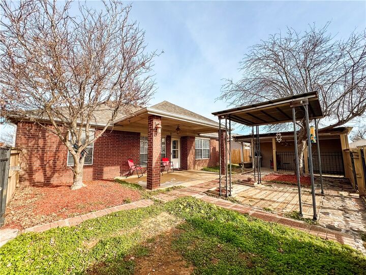 Property Photo: 1306 E Kara Lane AR 72758