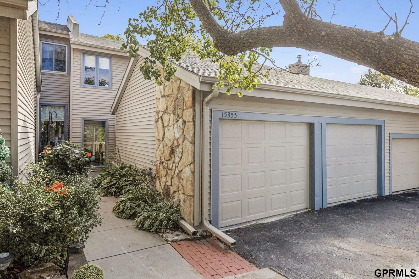 Property Photo:  15355 Mason Plaza  NE 68154 