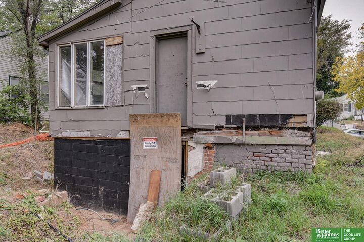 Property Photo: 4819 Franklin Street NE 68104