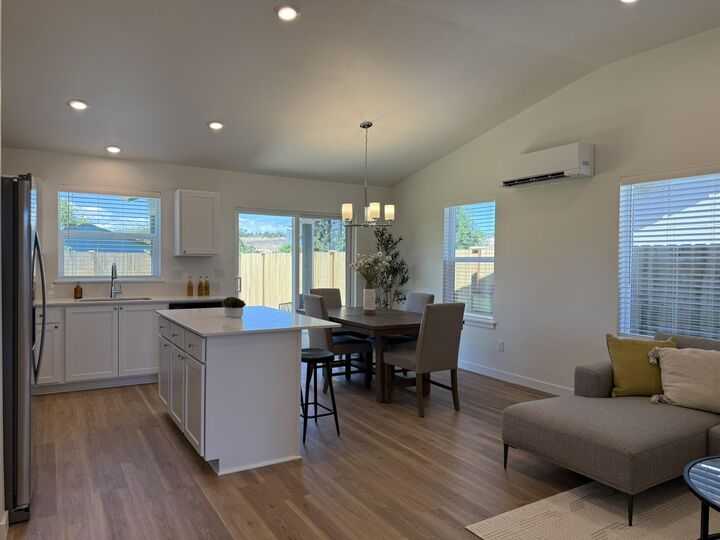 Property Photo:  590 NE Arnold Street 183  OR 97741 