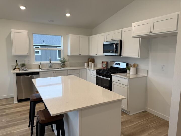 Property Photo: 590 NE Arnold Street 183 OR 97741