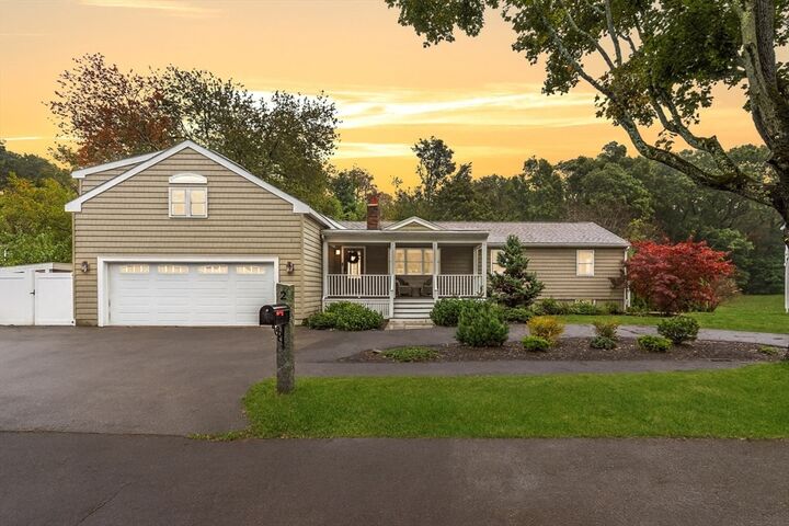 2 Crestwood Ln  Peabody MA 01960 photo