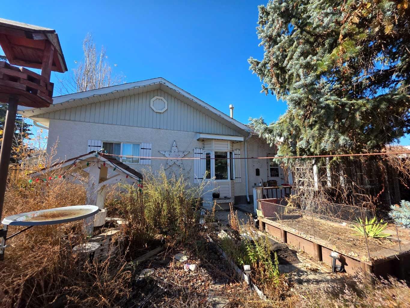 Property Photo: 126 1 Street AB T0K 2H0