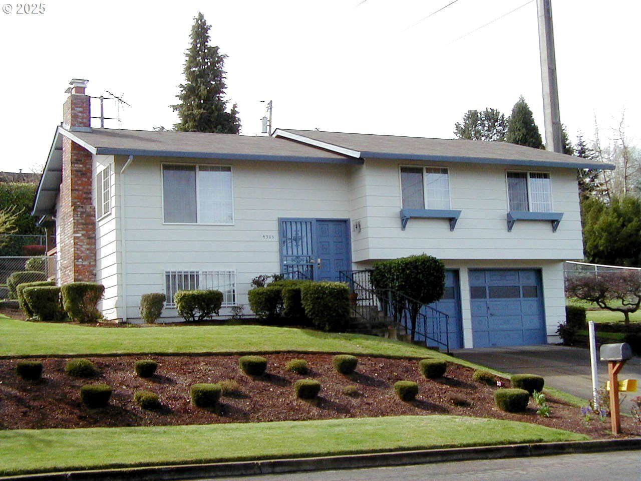 Property Photo:  4305 E 15th St  WA 98661 