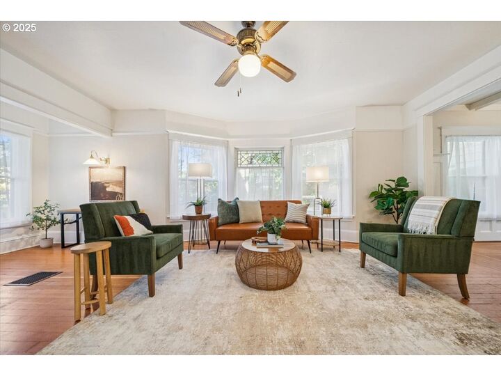 Property Photo: 2944 SE Taylor St OR 97214