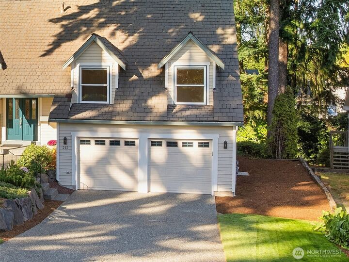 Property Photo:  212 SW 327th Place  WA 98023 
