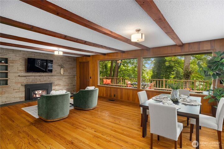 Property Photo: 2008 E Lake Sammamish Parkway NE WA 98074