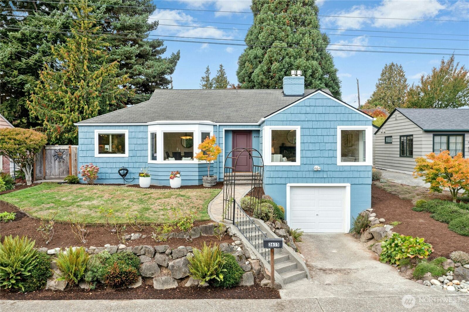 Property Photo: 3615 41st Avenue W WA 98199