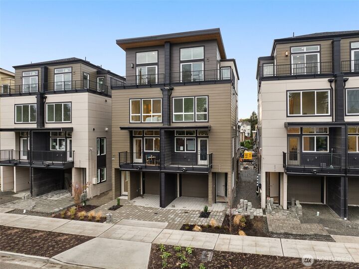 9211 D  Densmore Avenue N  Seattle WA 98103 photo