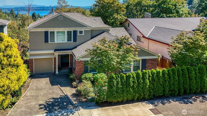 5021  Pullman Avenue NE  Seattle WA 98105 photo