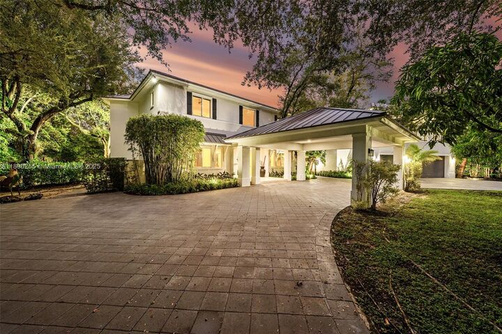 8923 Ludlam Rd.  Pinecrest FL 33156 photo