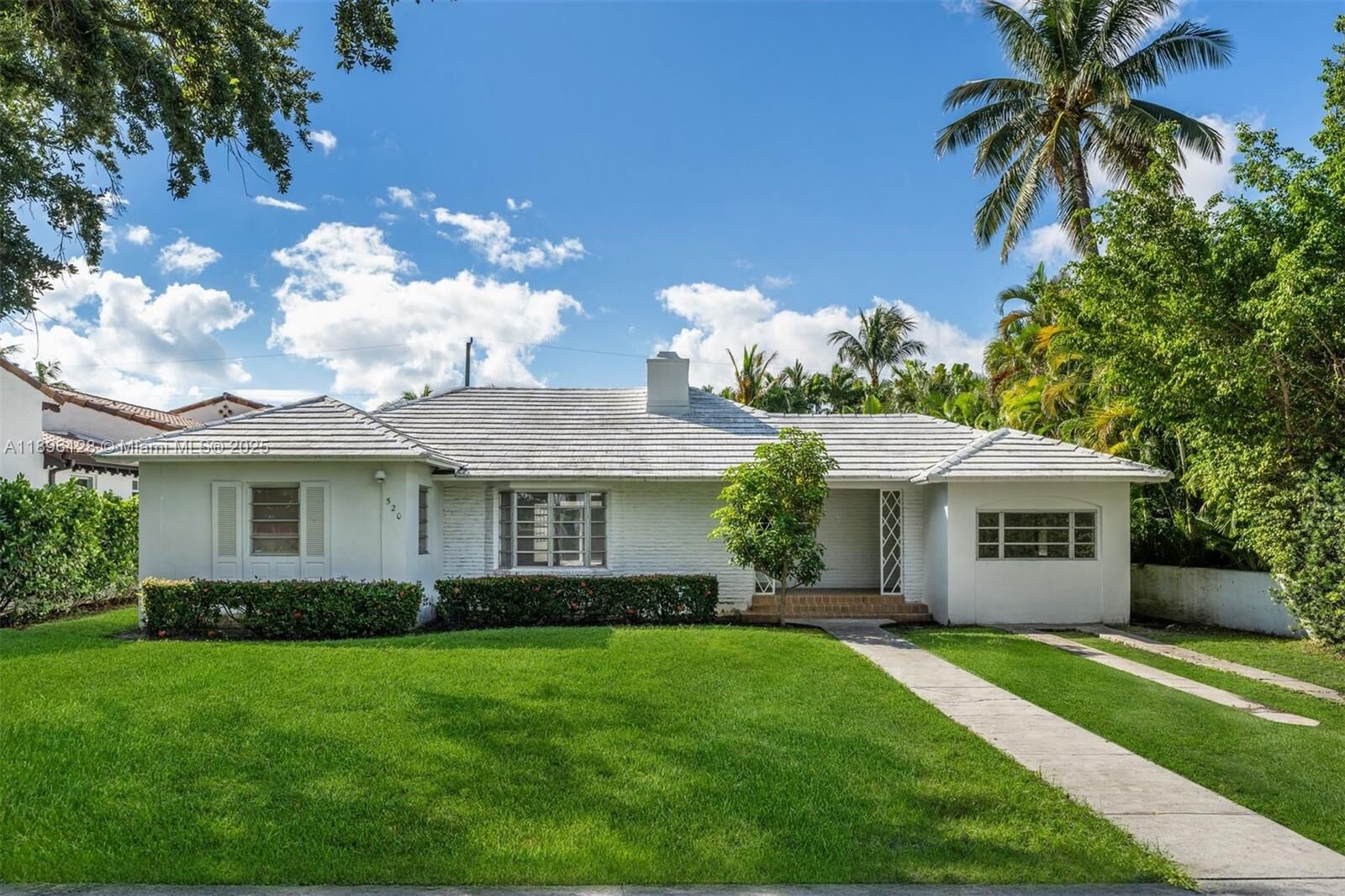 Property Photo: 520 W 51st Ter FL 33140