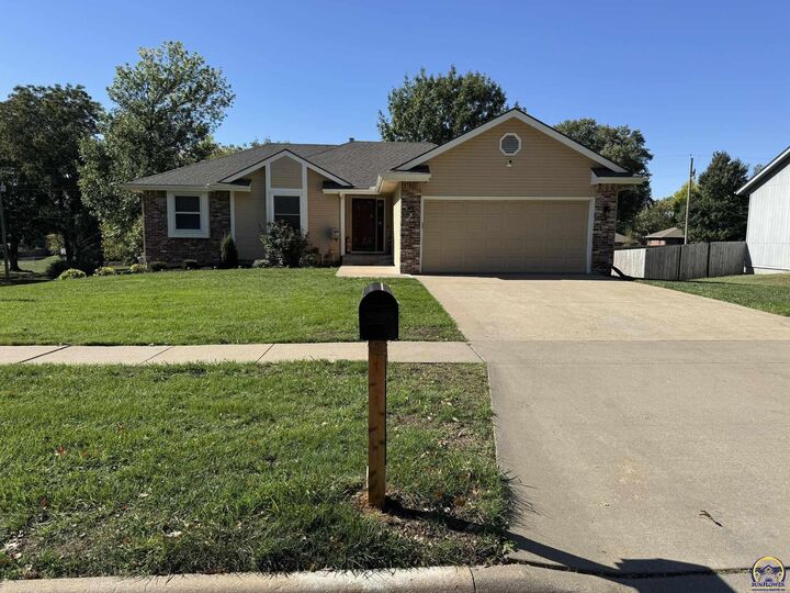 1053 SW Harvey St  Topeka KS 66604 photo