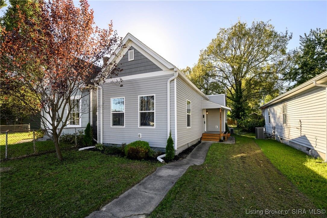 Property Photo: 2251 Park Avenue IN 47150