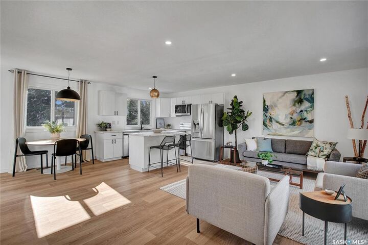Property Photo: 3663 Fairlight Drive SK S7M 4L7