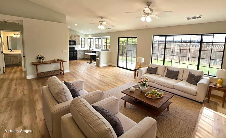 Property Photo: 825 N Manzanita Street CA 93292