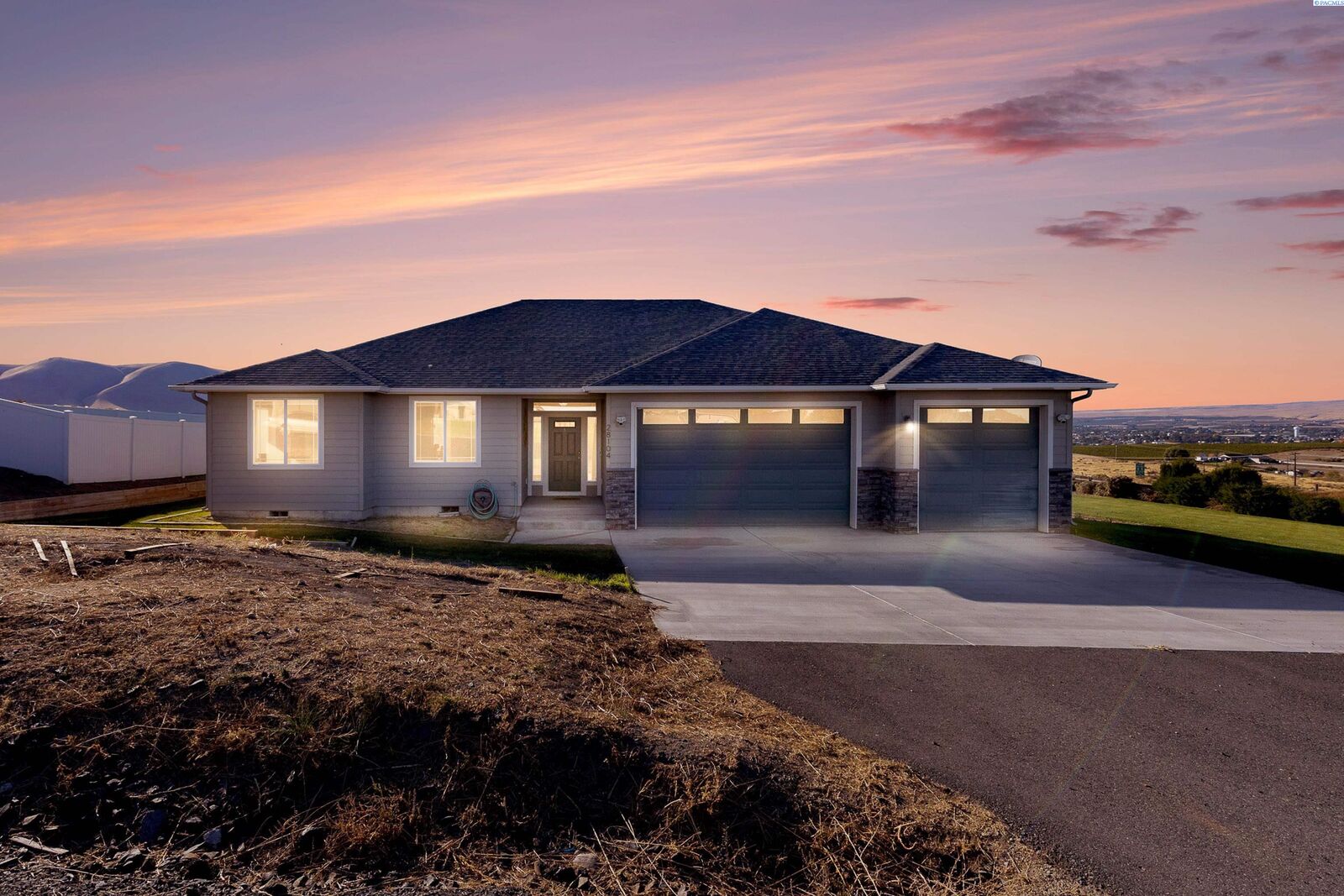 Property Photo: 28104 N Pear Dr WA 99320