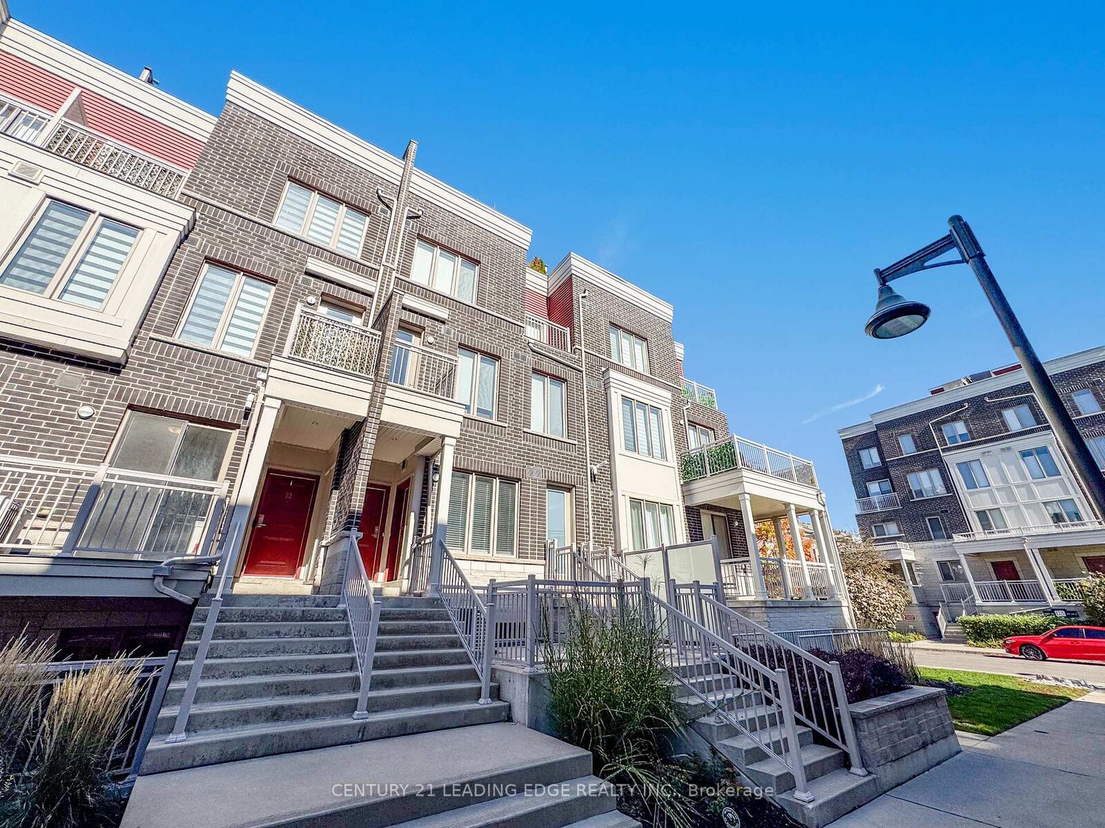 Property Photo: 140 Long Branch Avenue 20 ON M8W 0B1