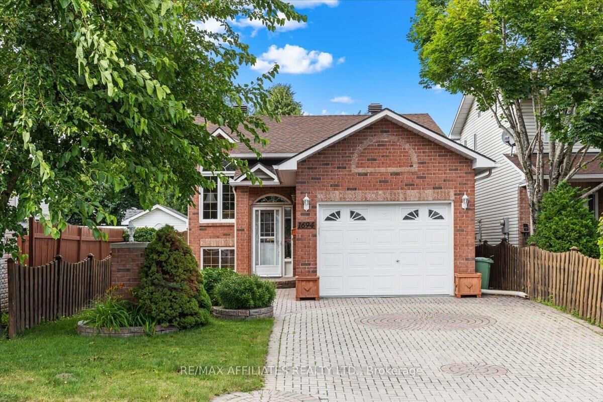 Property Photo: 1694 Toulouse Crescent ON K1C 6K3