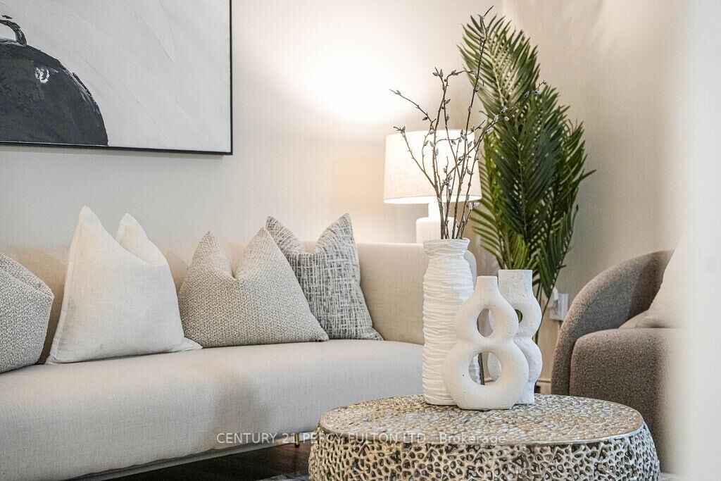 Photo de la propriété:  921 Midland Avenue 101  ON M1K 4G2