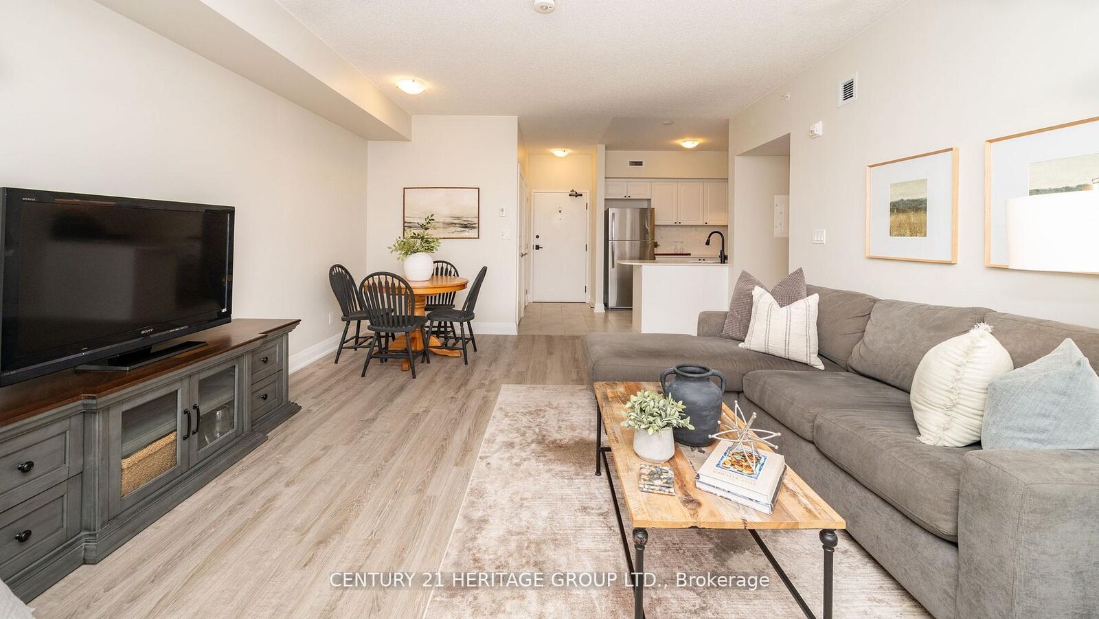 Photo de la propriété: 54 Koda Street 207 ON L9J 0J6