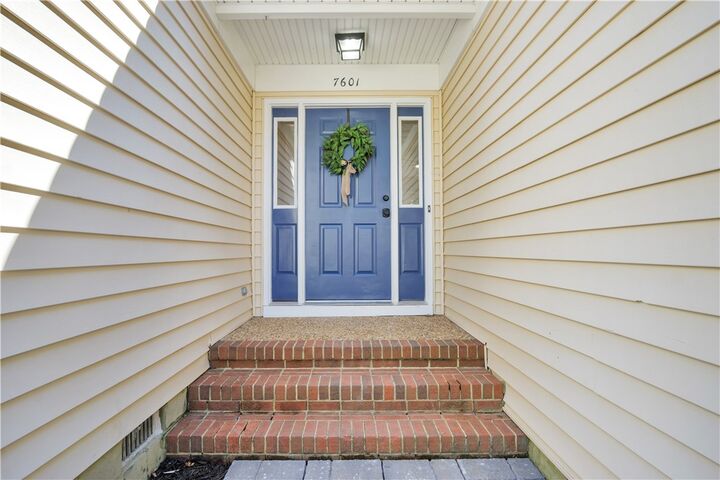 Property Photo: 7601 Crestview Drive VA 23168
