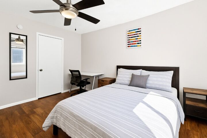 Property Photo: 2401 Manor Road 214 TX 78722