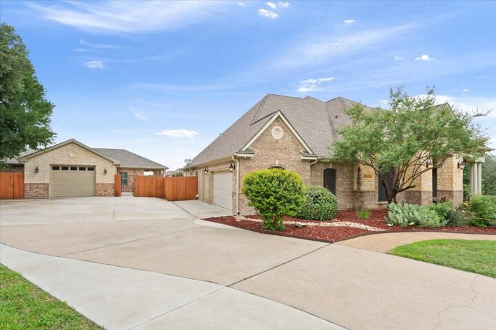 Property Photo:  3209 Loving Cove  TX 76513