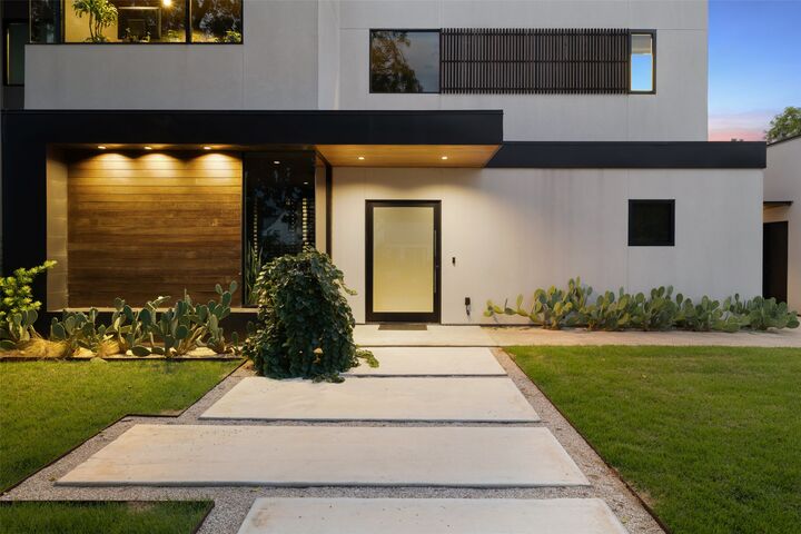 Property Photo:  204 Westbrook Drive  TX 78746 