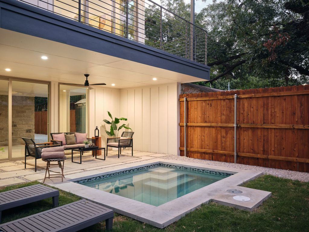 Property Photo:  3208 Govalle Avenue 2  TX 78702