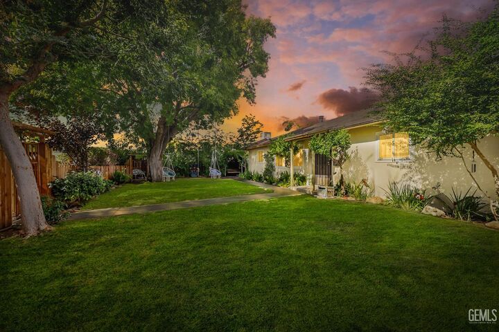 Property Photo: 336 Warren Avenue CA 93308