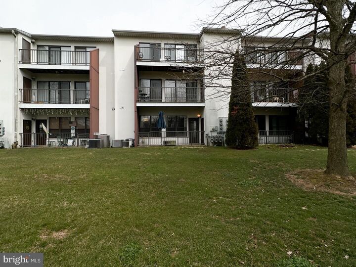 Property Photo: 301 Byberry Road 00 C7 PA 19116