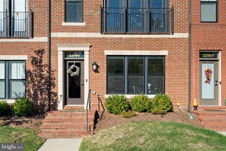 Property Photo: 22966 Cabral Terrace VA 20148
