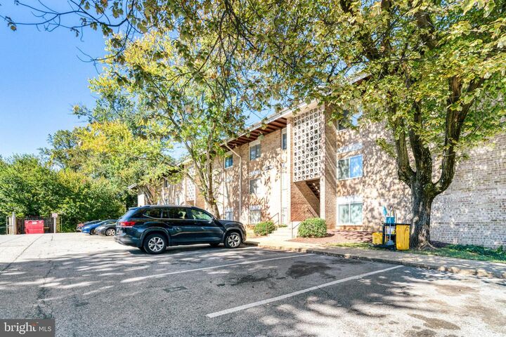 Property Photo: 546 Wilson Bridge Drive 6747 C-1 MD 20745
