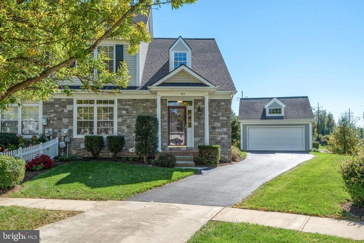 Property Photo:  520 Providence Court  PA 17543 