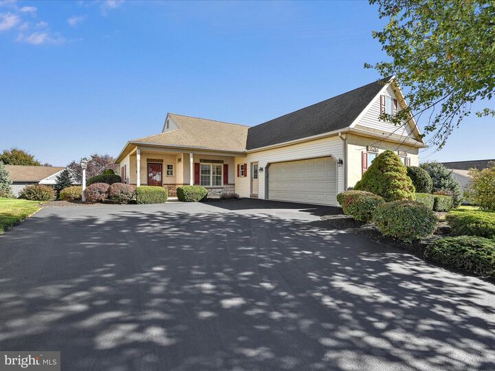 538 Brookshire Avenue  Manheim PA 17545 photo